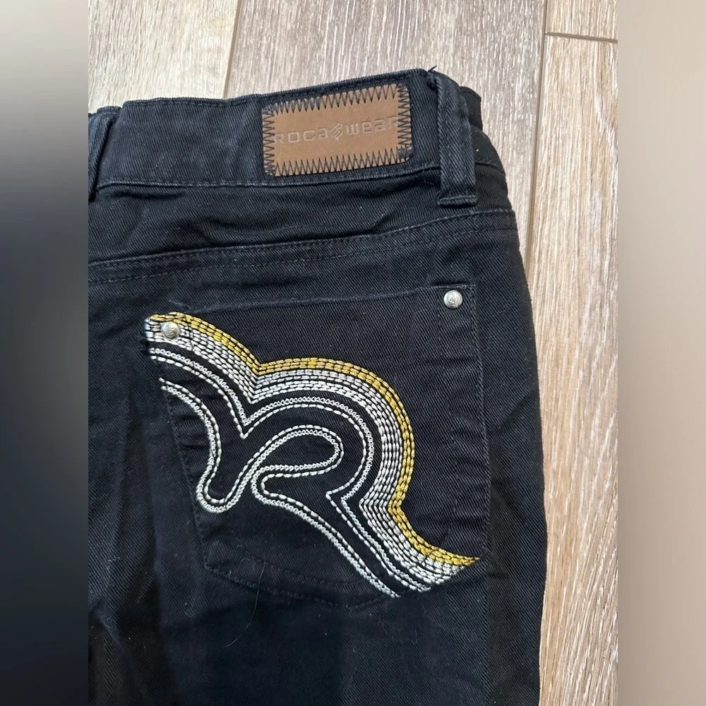 🛍️ Roca & Wear 98% Cotton & 2% Spandex black jean Capri size 5 great condition